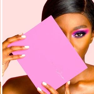 YOU HAD ME AT ALOHA SHADOW PALETTE